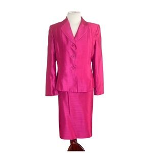 Le Suit Sz 10P Fuchsia Pink Skirt Suit Set Crystal Button Blazer 2 Piece career
